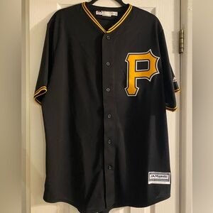✨NWT✨ Men’s Pirates Jersey